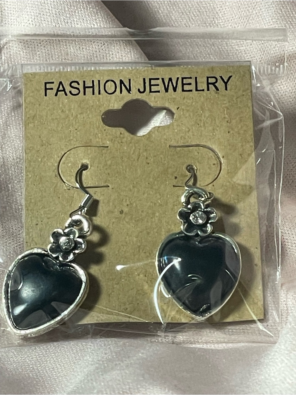 Fashion Jewelry Black Heart Dangle Earrings by